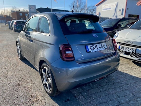 Fiat 500e 4 of 6