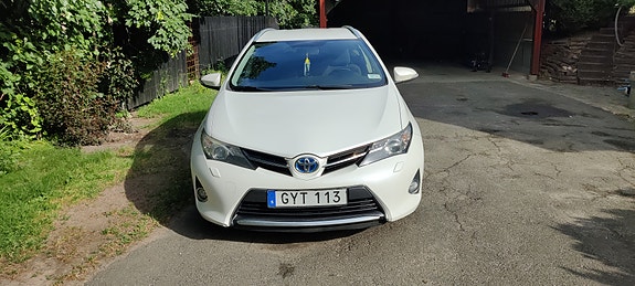 Toyota Auris 4 of 5