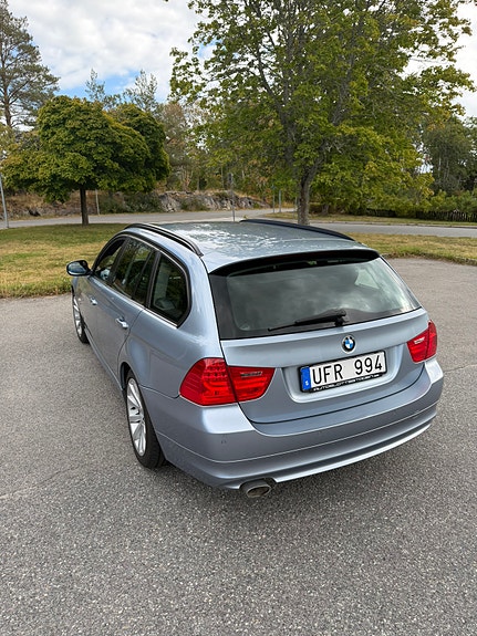 BMW 320d 2 of 10