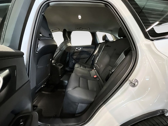 Volvo XC60 10 of 15
