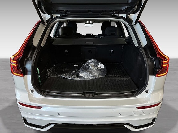Volvo XC60 11 of 15
