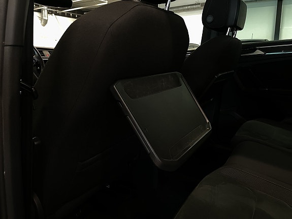 Volkswagen Tiguan 13 of 25