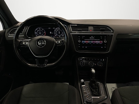Volkswagen Tiguan 15 of 25