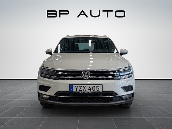 Volkswagen Tiguan 2 of 25