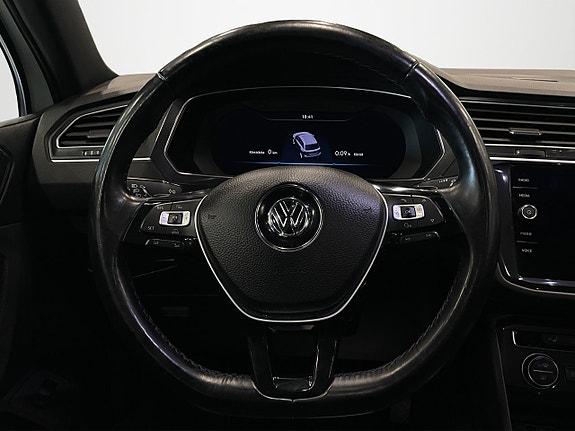 Volkswagen Tiguan 14 of 25