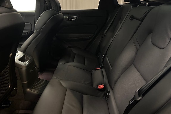 Volvo XC60 12 of 29