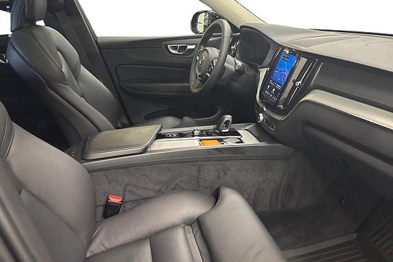 Volvo XC60 10 of 29