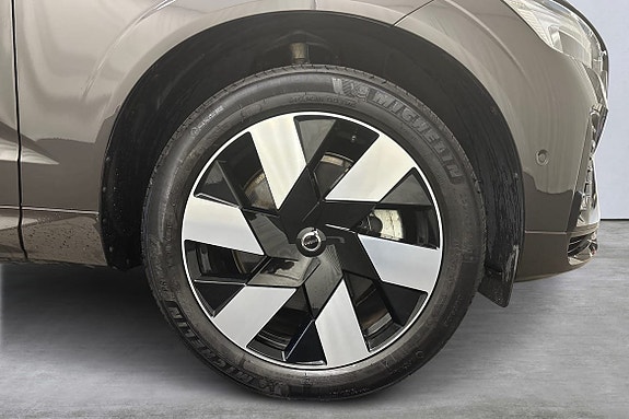 Volvo XC60 14 of 29