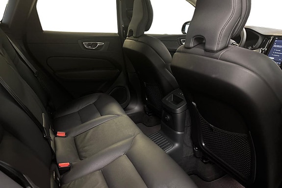 Volvo XC60 11 of 21