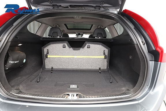 Volvo XC60 25 of 30