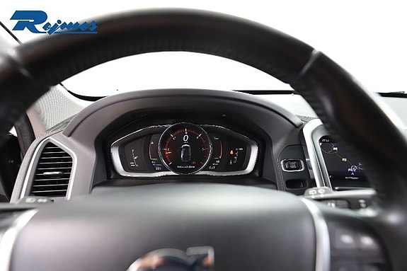 Volvo XC60 12 of 30