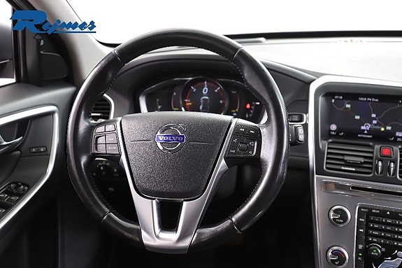 Volvo XC60 4 of 30