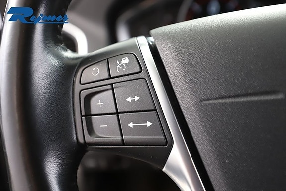 Volvo XC60 14 of 30
