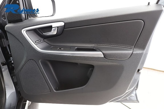 Volvo XC60 16 of 30