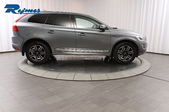 Volvo XC60 8 of 30