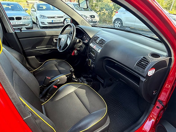 Kia Picanto 10 of 19