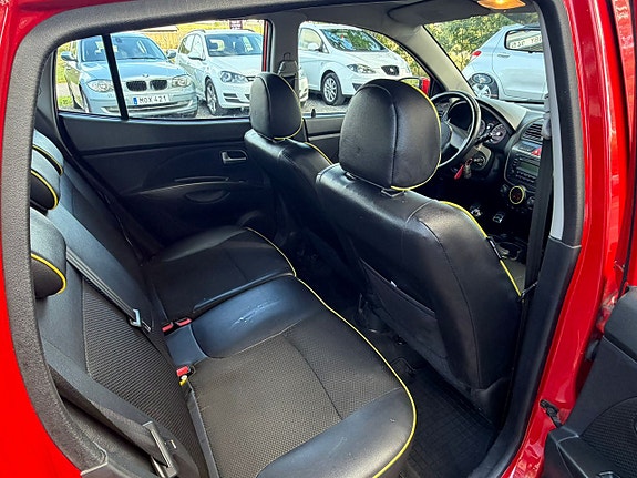 Kia Picanto 17 of 19