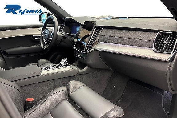 Volvo XC90 6 of 27