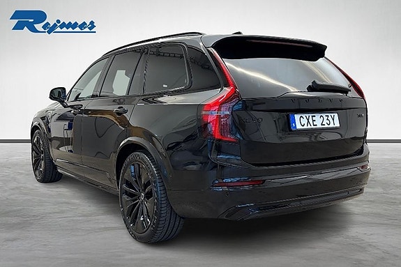 Volvo XC90 3 of 27
