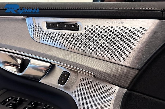 Volvo XC90 23 of 27