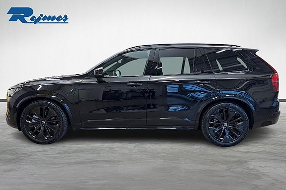 Volvo XC90 2 of 27