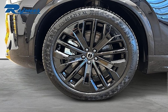 Volvo XC90 10 of 27