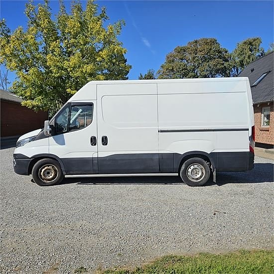 Iveco 35S15 - 2,3D 12 m3 2 of 30