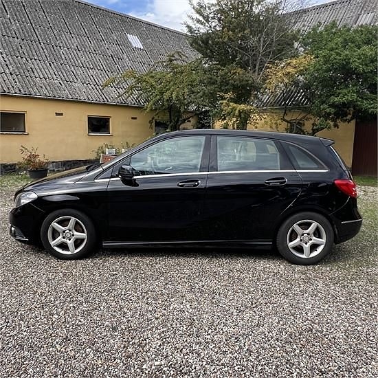 Mercedes B200 CDi 4 of 30
