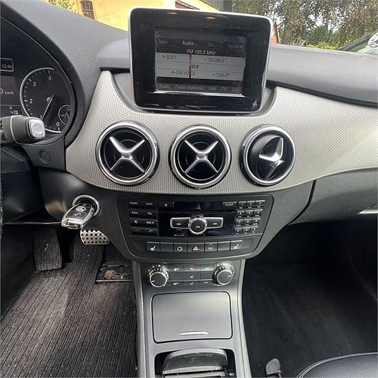 Mercedes B200 CDi 20 of 30