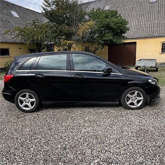 Mercedes B200 CDi 11 of 30