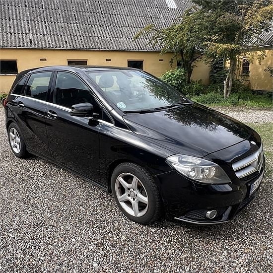 Mercedes B200 CDi 12 of 30