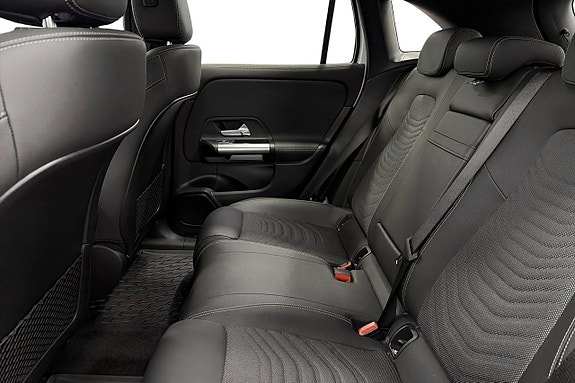 Mercedes-Benz EQA250 9 of 17