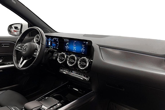 Mercedes-Benz EQA250 10 of 17