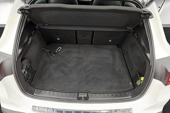 Mercedes-Benz EQA250 12 of 17