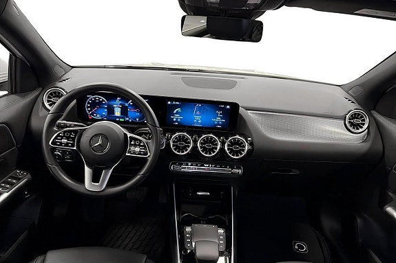 Mercedes-Benz EQA250 8 of 17