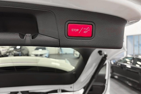 Mercedes-Benz EQA250 13 of 17