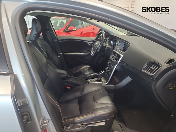 Volvo V40 Cross Country 10 of 19