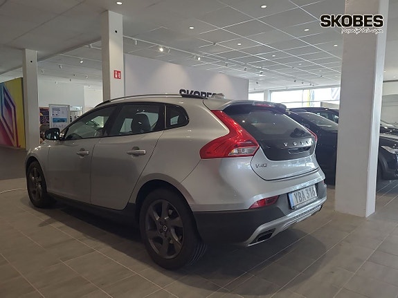 Volvo V40 Cross Country 4 of 19