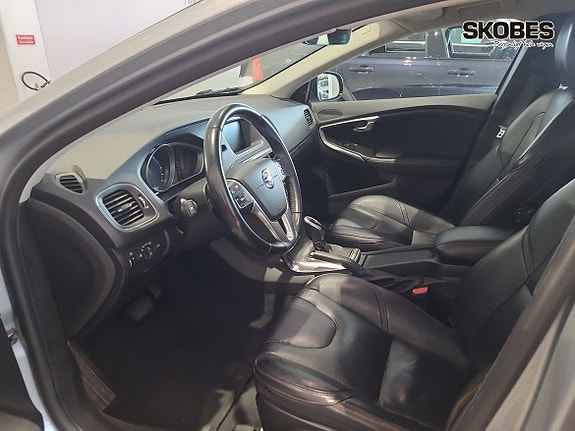 Volvo V40 Cross Country 7 of 19