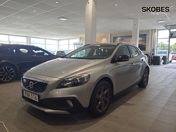 Volvo V40 Cross Country 3 of 19