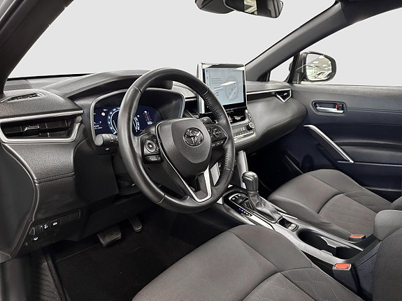 Toyota Corolla Cross 7 of 12