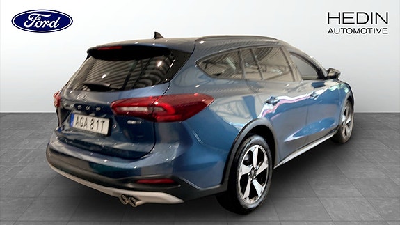 Ford Focus 2 of 9