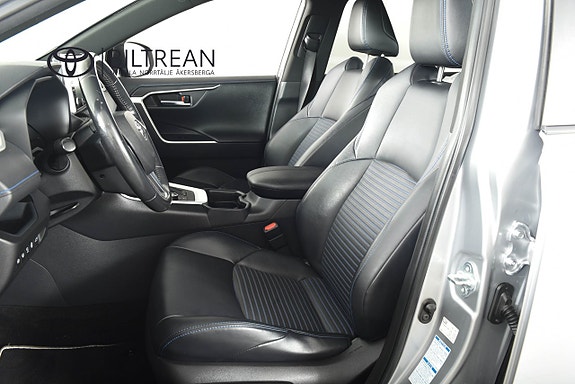 Toyota RAV4 6 of 19