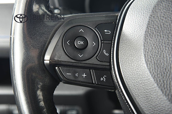 Toyota RAV4 14 of 19