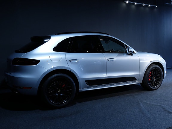 Porsche Macan GTS 3 of 13