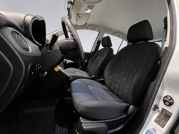 Hyundai i10 10 of 22