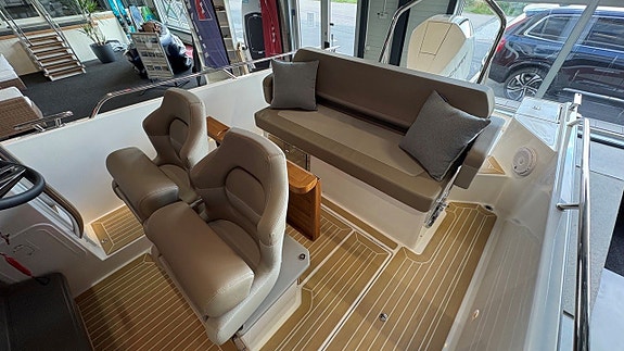 Nimbus T8 T-TOP -26 Mercury V8 300 "FABRIKSNY" 7 of 12
