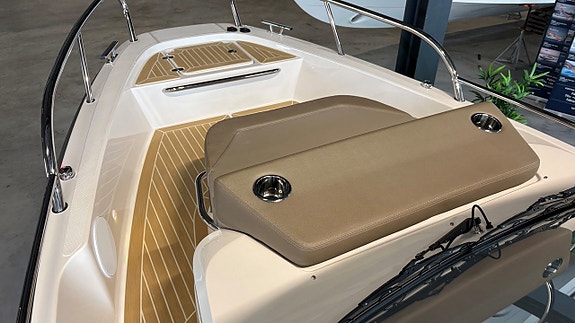 Nimbus T8 T-TOP -26 Mercury V8 300 "FABRIKSNY" 5 of 12