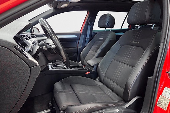 Volkswagen Passat Alltrack 9 of 26