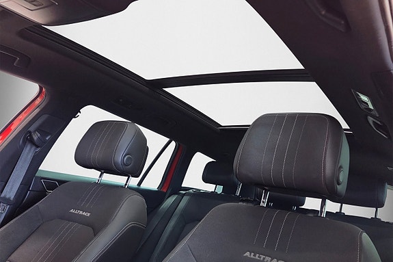 Volkswagen Passat Alltrack 11 of 26